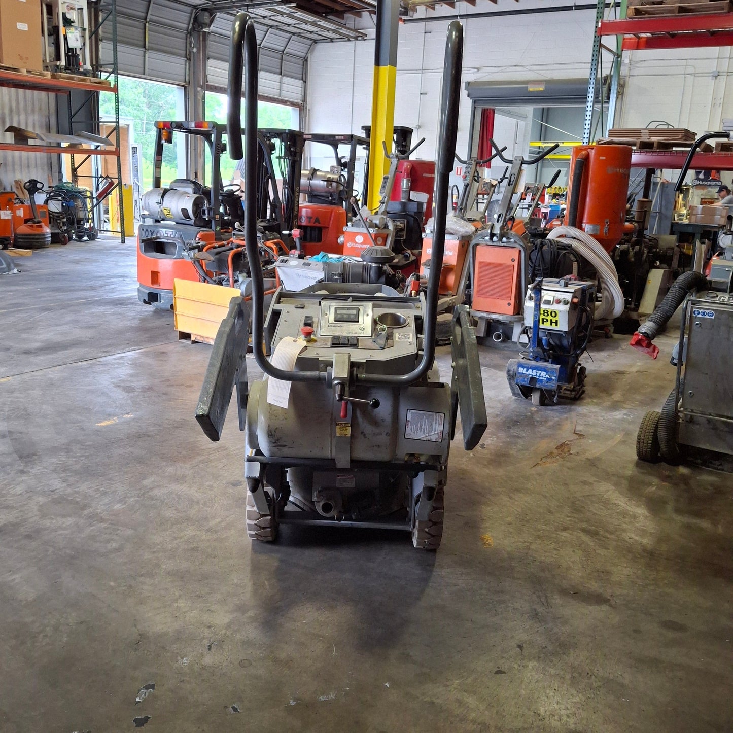 Pre-Owned Lavina L32GE Propane Floor Grinder